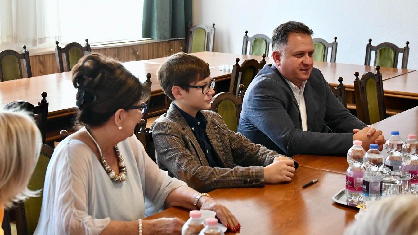 83f4948d2b7c4404b69d66003f022ca0